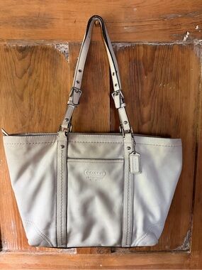 Coach Vintage Gallery Signature East West Black Leather Tote Bag